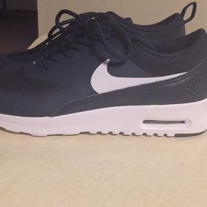 Woman’s Nike Air Max